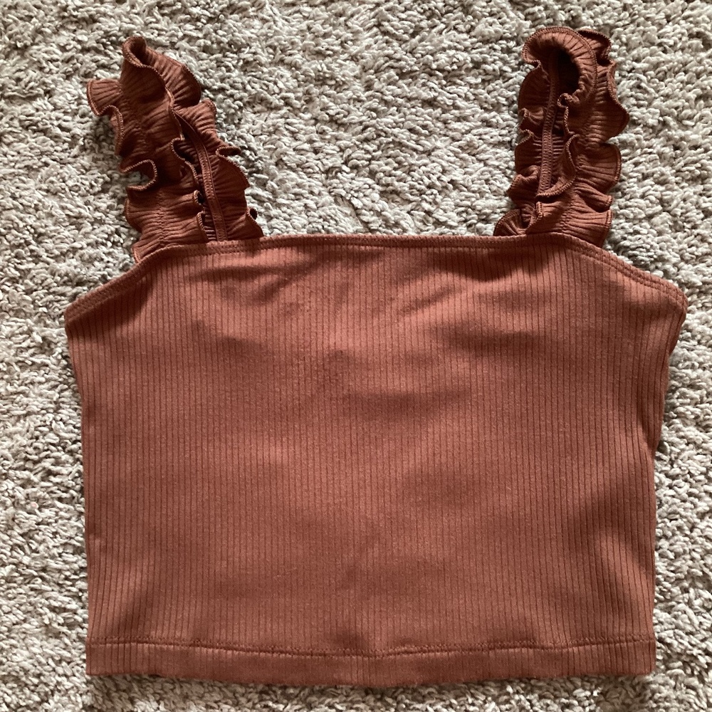 Aritzia Sunday Best Ruffled Strap Cropped Tank - Picture 3 of 5